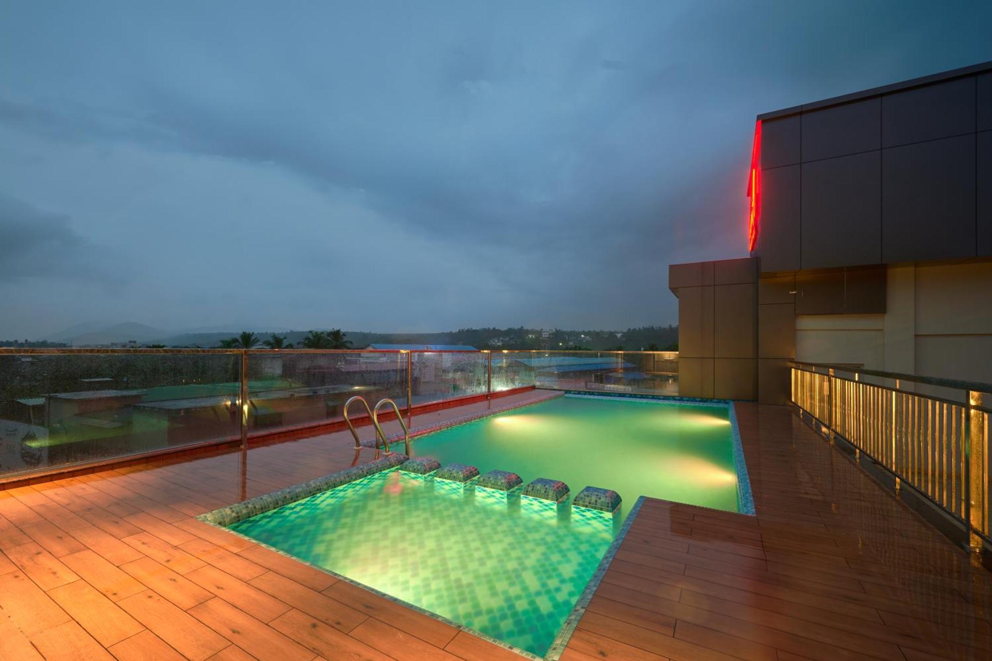 Kowju Airport Hotel Calicut Kondotty Exterior photo